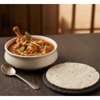 Chicken Curry + 2 Chapati or 1 Bhakari